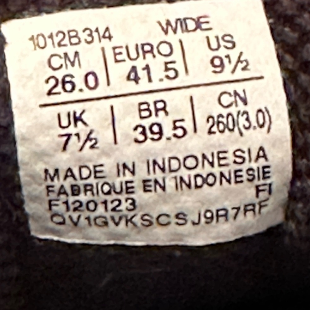 ASICS - Picture 4 of 4